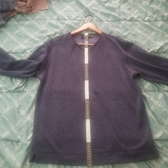 Qr2 sweater medium - Picture 3 of 8